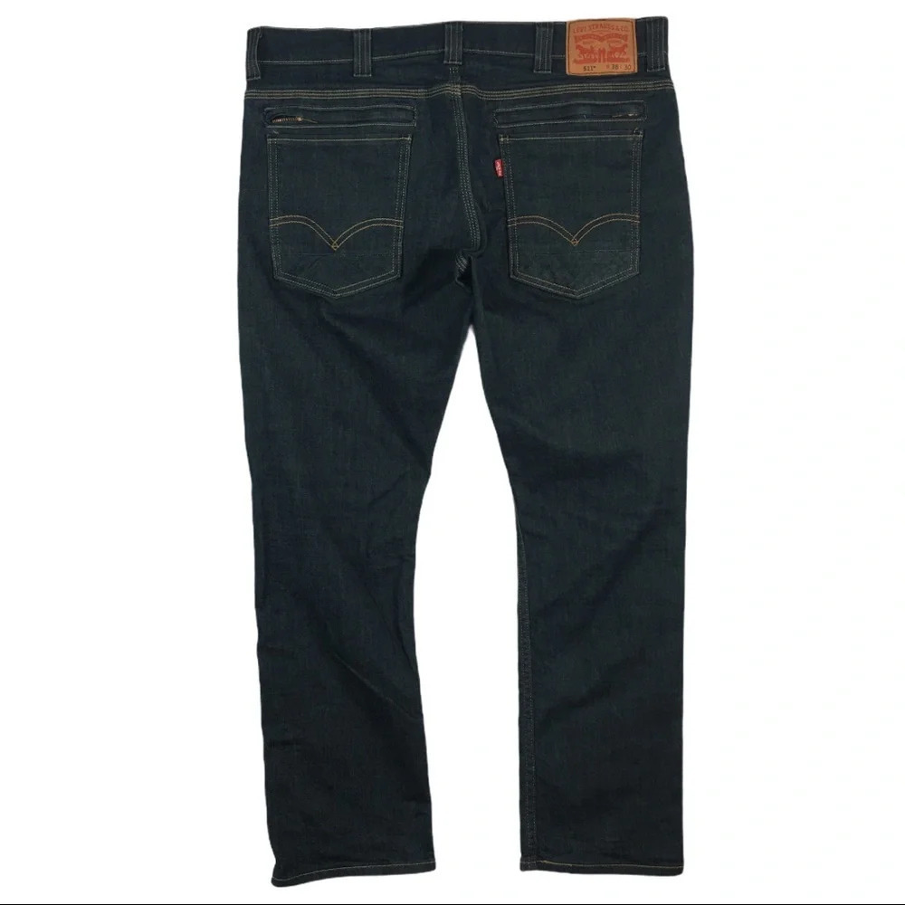 Levi's Men’s Bootcut Jeans in Dark Indigo with Contrast Stitching